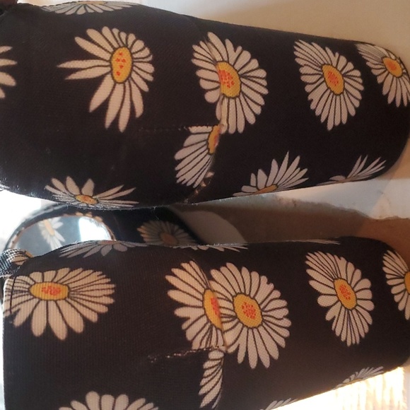 Chunky daisy sandal - Picture 3 of 5